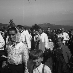 Škof dr. Rožman med procesijo na Kureščku leta 1940 - F 1940 1 12 007