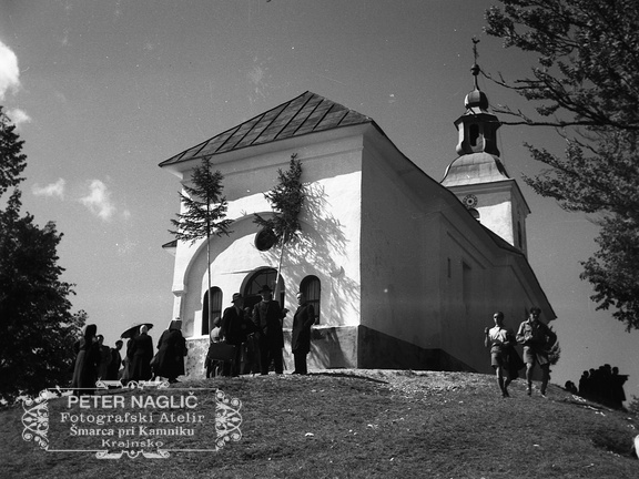Cerkev Marije Kraljice Miru na Kureščku leta 1940 - F 1940 1 12 016