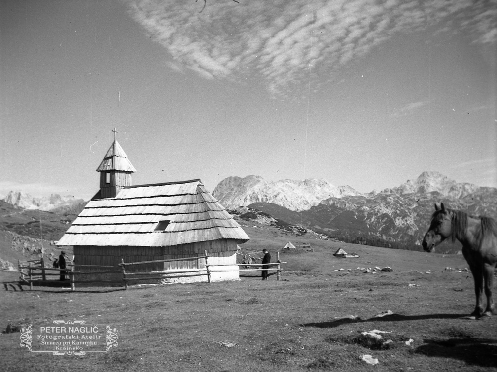 Kapela Marije Snežne na Veliki Planini leta 1940 - F 1940 1 19 011