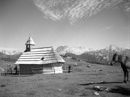Kapela Marije Snežne na Veliki Planini leta 1940 - F 1940 1 19 011