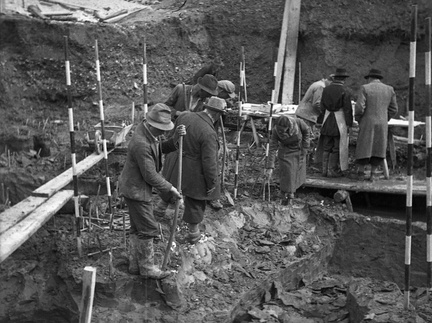 Sondiranje okostja mamuta - F 1938 1 1 005