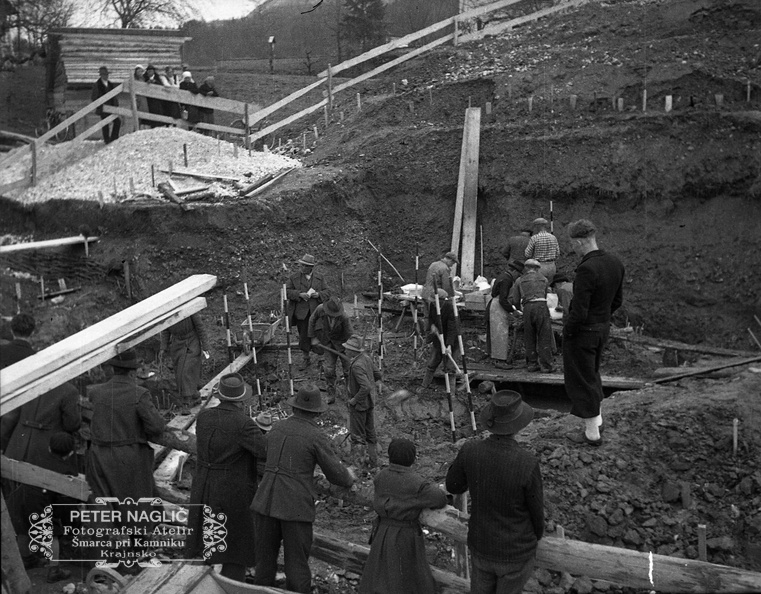 F_1938_1_1_006-Pokrajina, kjer se je nahajalo okostje.jpg