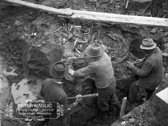 Lociranje najdenih kosti mamuta - F 1938 1 1 011