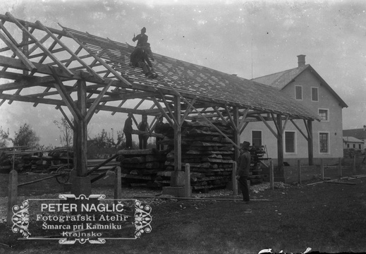 Nabijanje lat na šupo za les,1923 - Naglic027