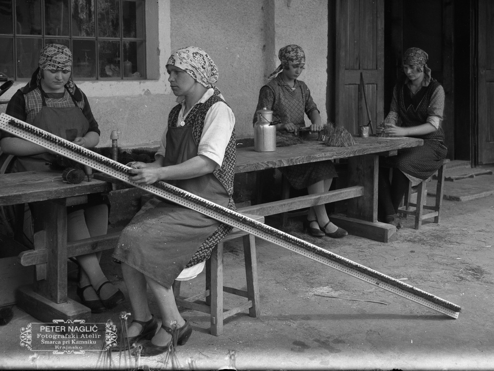 Pri delu Jagodic, Jamar, Zobavnik Ter. Alojzija Štremfel, 1930 - Naglic075