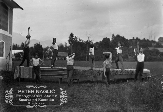 Skupina Orlov pri vajah v Komendi - Naglic 1270