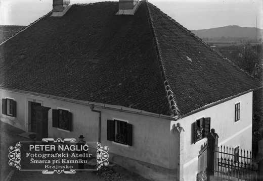 Komenda, ob župnišču župnik Valentin Bernik - Naglic 1430
