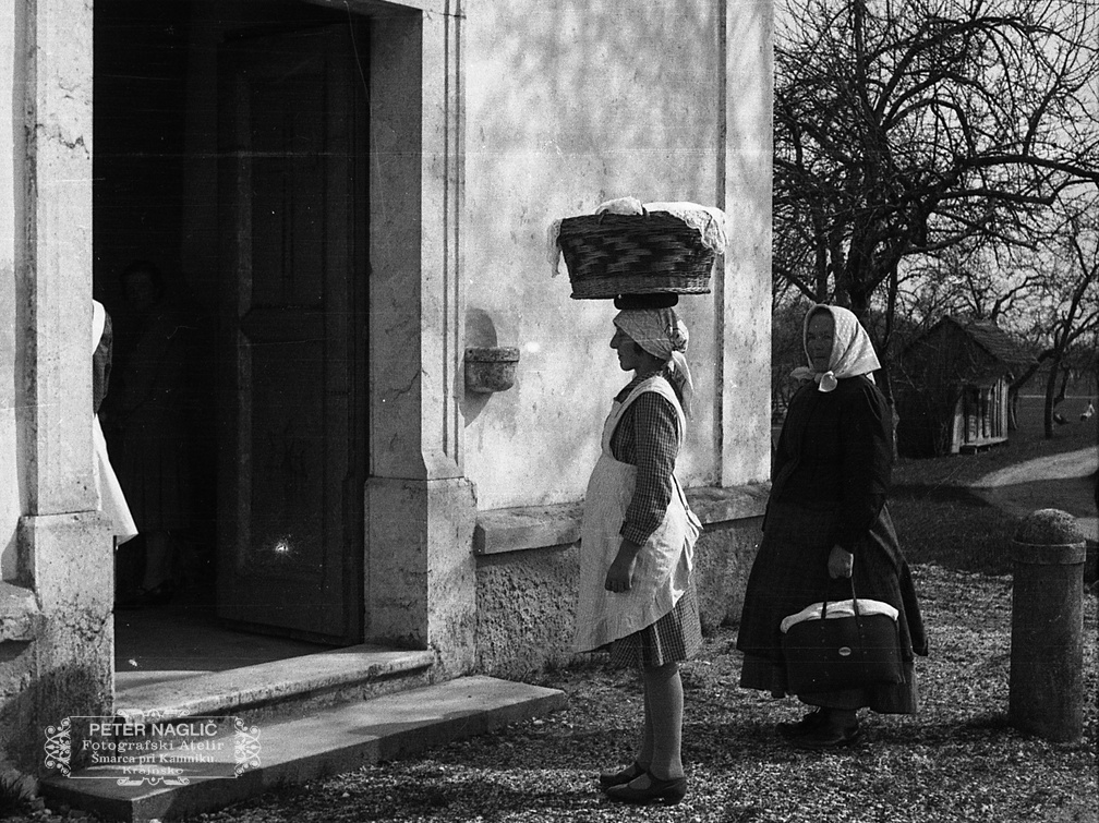 Velikonočni blagoslov jedi v Šmarci leta 1933 - F 1933 2 4 005