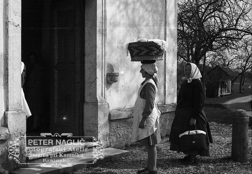 Velikonočni blagoslov jedi v Šmarci leta 1933 - F 1933 2 4 005
