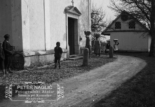 Velikonočni blagoslov jedi v Šmarci leta 1933 - F 1933 2 4 006