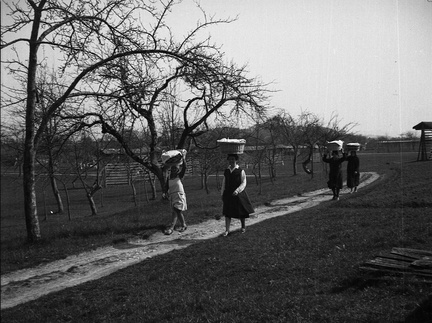 Velikonočni blagoslov jedi v Šmarci leta 1933 - F 1933 2 4 007