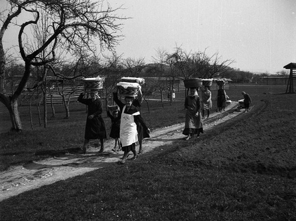 Velikonočni blagoslov jedi v Šmarci leta 1933 - F 1933 2 4 013