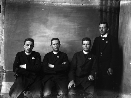 Karel Naglič in skupina sošolcev - Naglic1117