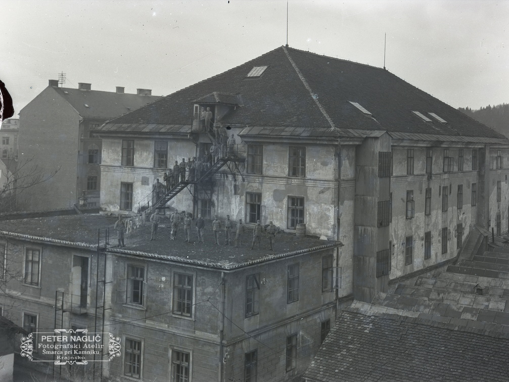 Poslopje ob vojni predilnici, Ljubljana - 74  1044