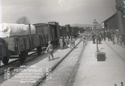 Vrhnika, vkrcanje na vlak za odhod v Karpate marca 1915 - 72  1012