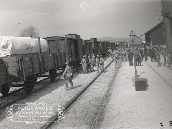 Vrhnika, vkrcanje na vlak za odhod v Karpate marca 1915 - 72  1012