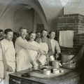Skupina kuharjev pri štedilniku, Ljubljanski grad - 61  858