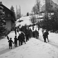 Otroci z butaricami na Cvetno nedeljo na Homcu leta 1932 - F 1932 4 3 011