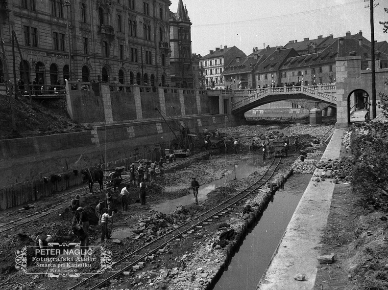 Tromostovje, ureditev struge Ljubljanice, 1933 - F 1933 2 13 002