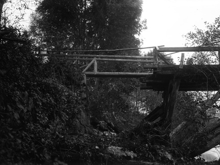 Del porušenega mostu čez Kamniško Bistrico na Duplici, okoli 1920 - naglic779